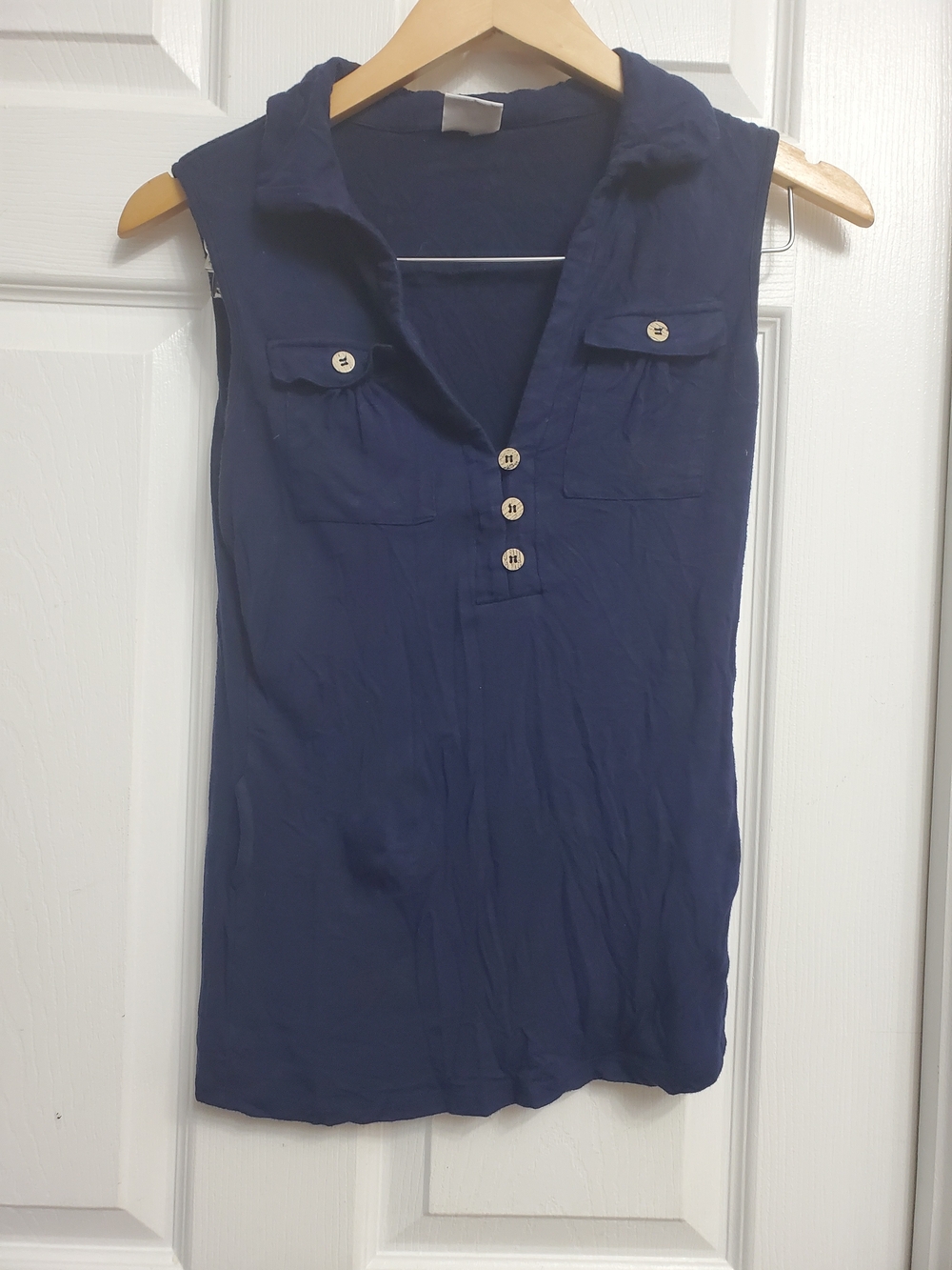 Suzy Shier Sleeveless Navy Button-Front Women's Top - SIZE M